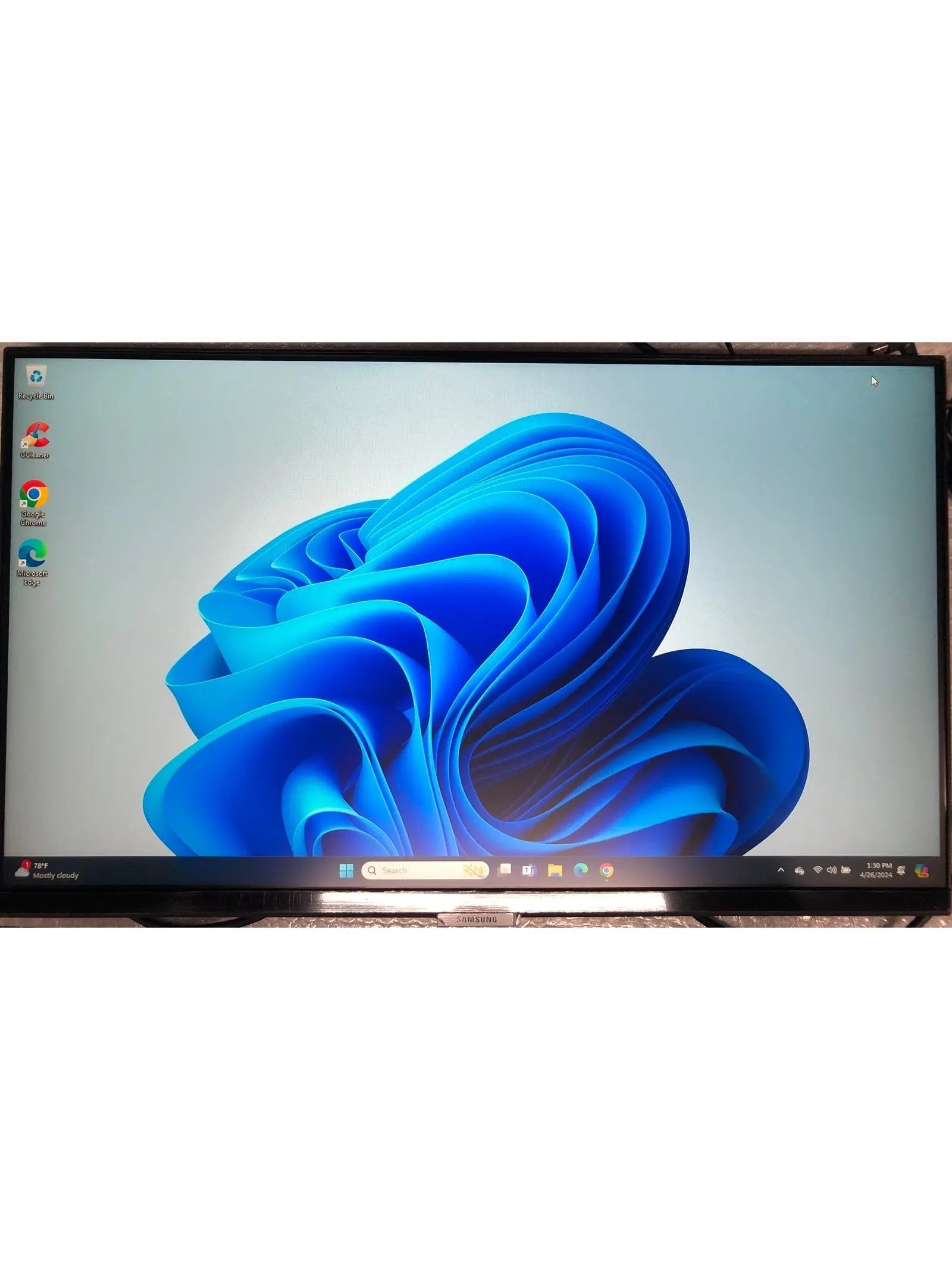 Samsung LS24A600UCNX S24A600UCN 24-Inch Widescreen IPS LCD Monitor with USB-C - 2560 x 1440-16:9-1000:1-5 ms - 75 Hz - 300 cd/m2 - FreeSync - Black